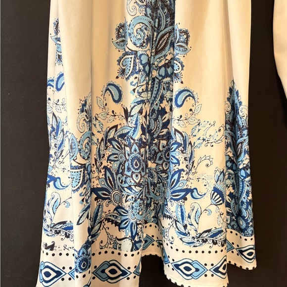 Dress - Picture 4 of 4